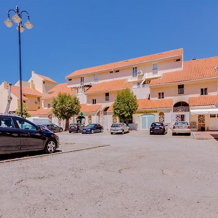 Gold Suites - Luxurious Apartment - Sea View فيلامورا المظهر الخارجي الصورة